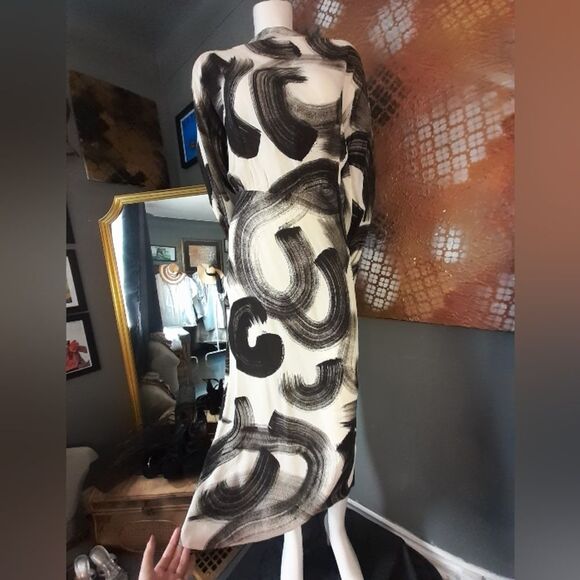 Zara Abstract Black and Off White Dress - Picture 1 of 14